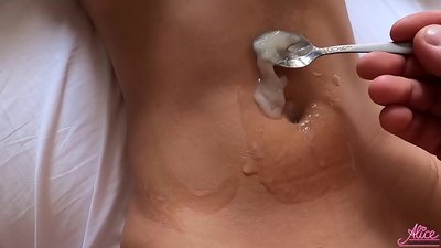 מציצה עמוקה ותקריב סקס נלהב - אכול זרע
