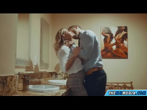 ❤️ כשבלונדינית חזה מפתה אותך בשירותים ציבוריים ❤❌ סרטון פורנו ב-iw.com-porn-mz.ru ﹏